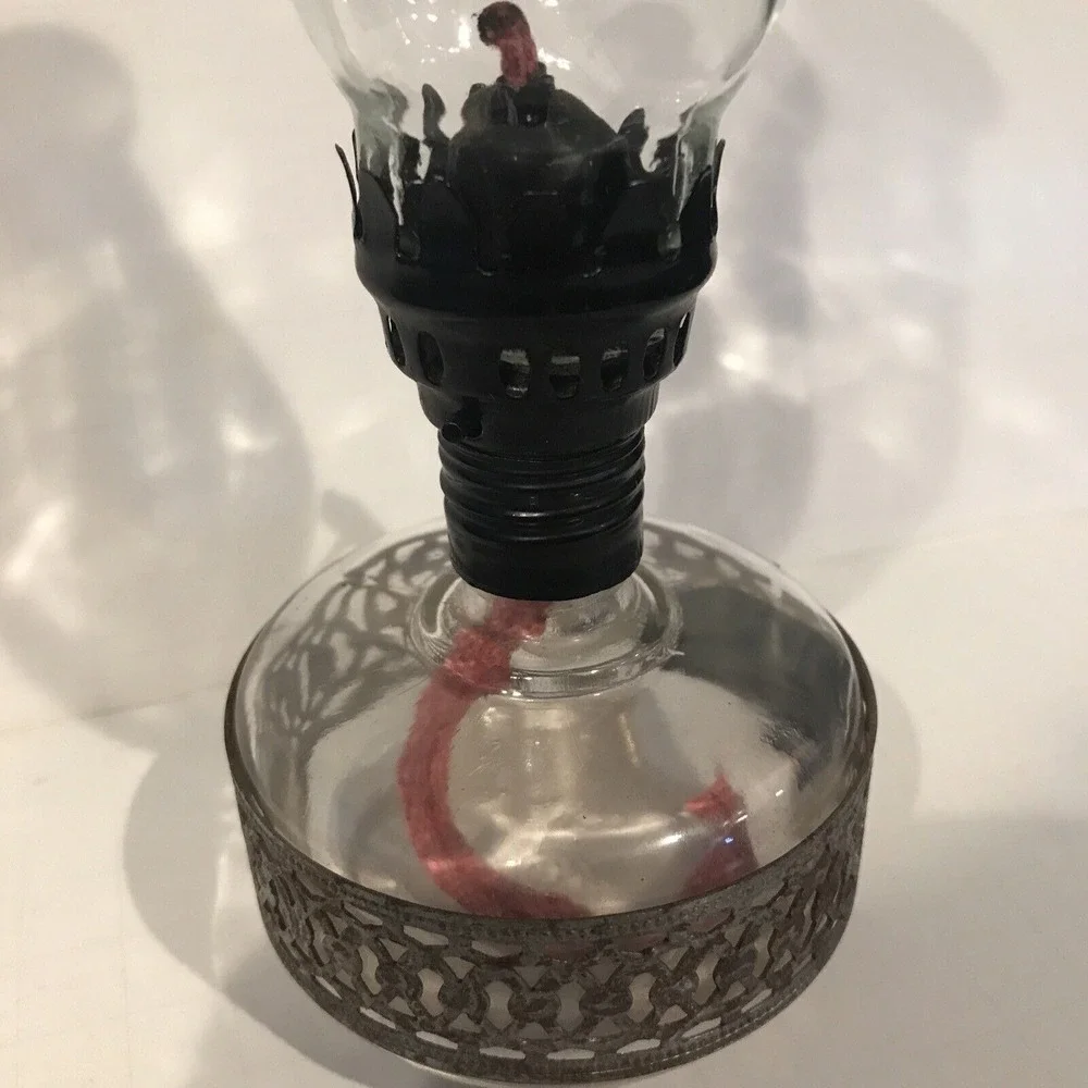 GLASS OIL KEROSENE LAMP RETICULATED METAL BAND 8
